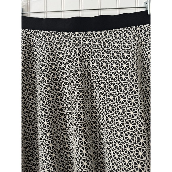 Boden Flattering Skater Skirt Black and White Print Size 8 - Picture 2 of 9